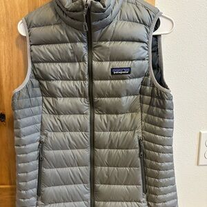 Patagonia women’s down sweater vest